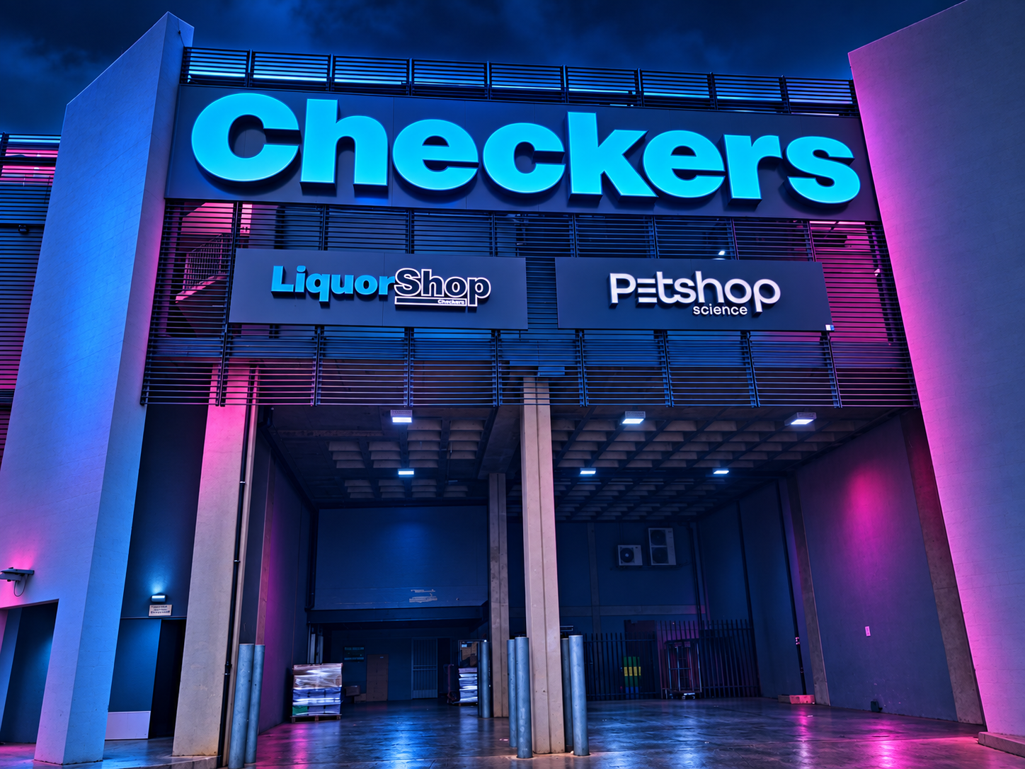 Checkers, LiquorShop and Petshop Science exterior signage produced by Jeffart
